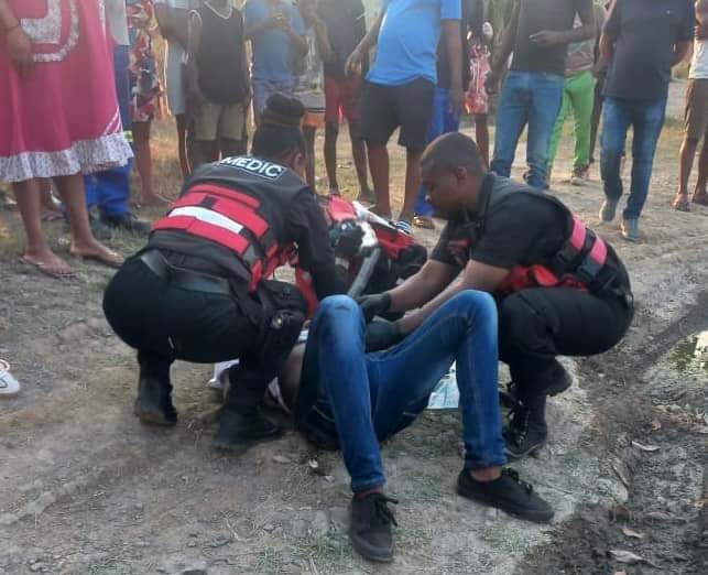 Man Shot For Walking With Females 1 A 23-year-old man sustained a gunshot wound while walking with two females on Quarry Road on Saturday in Redcliffe, Kwa-Zulu Natal.