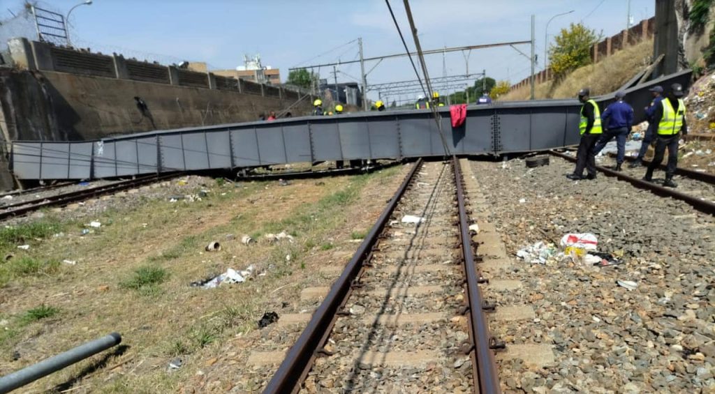 Metrorail suspends train services due to footbridge collapse