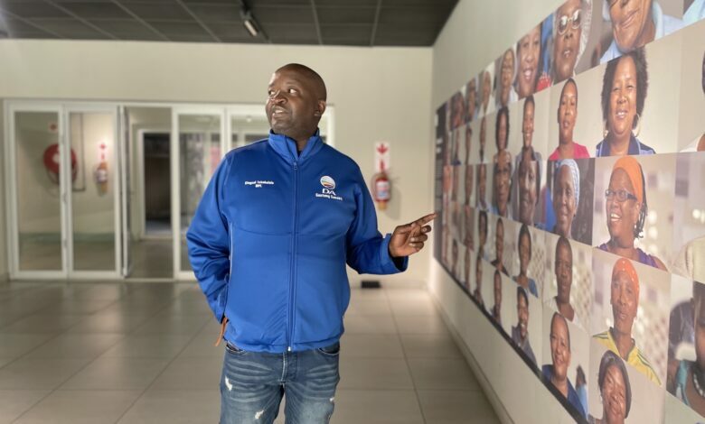 The DA demands that Cogta MEC Khumalo provide proof of the generators purchased by Emfuleni as a matter of urgency.