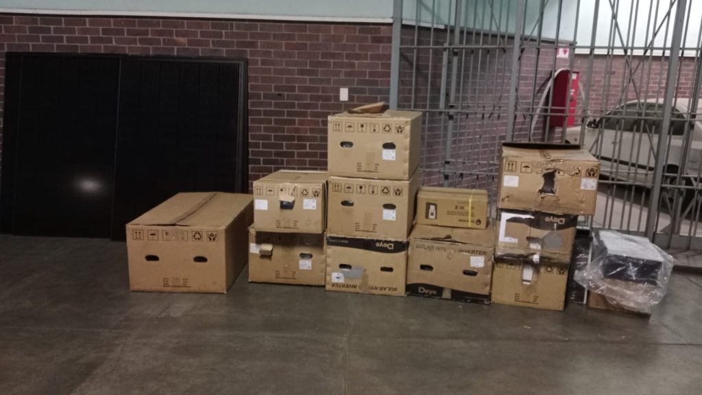 Two arrested for selling robbed, counterfeit solar systems 1 Two arrested for selling robbed, counterfeit solar systems
