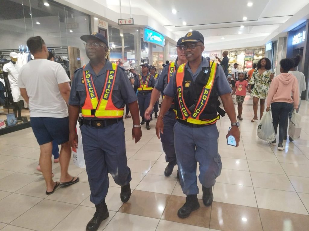 'Celebrate the new year responsibly' - urge Police Commissioner 2 GCK We9WkAAvjO8
