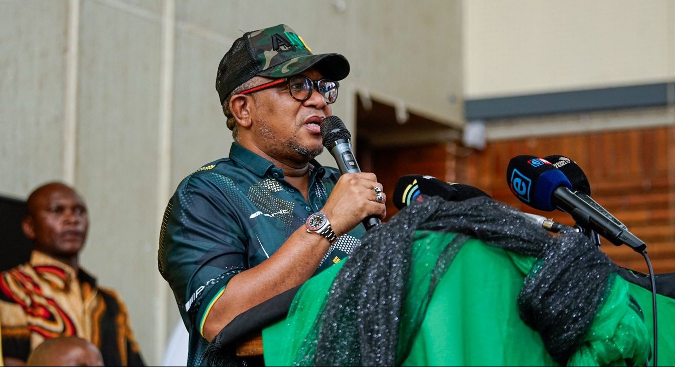 ANC misled the public by defending Nkandla upgrade, Mbalula concedes GDP2N80WkAAmeTb