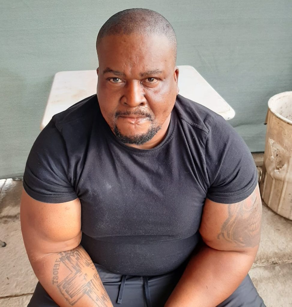 Manhunt launched for cash heist suspects on Golden Highway 2 5