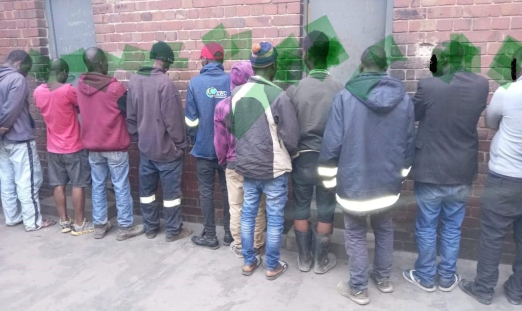Police bust car hijacking syndicate 2 GRnx3 mXYAAIq3f e1720097126335