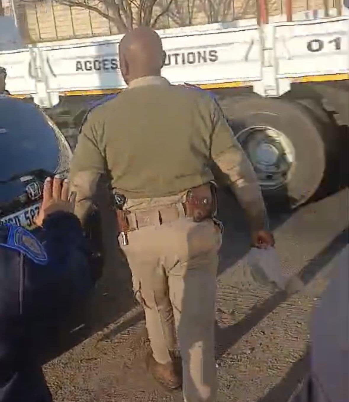 Traffic officer's unruly behaviour condemned 454205104_913443557482349_2425755500983360108_n
