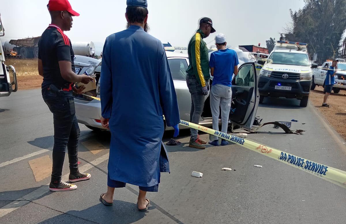 Six arrested for robbing liquor store in Vereeniging 460495654_944075951085776_4437203353919860461_n
