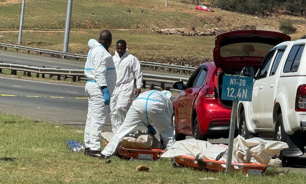 Three suspected hijackers shot dead by a motorist 1 Three suspected hijackers shot dead by a motorist