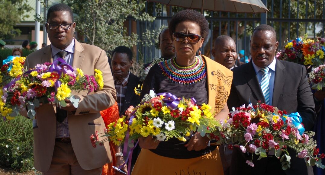 Human rights month events in Sharpeville to proceed as planned despite hiccups, says department LEST WE FORGET - MEC Panyaza Lesufi, MEC Nandi Mayathula-Khoza and Mayor Mahole Mofokeng laying wreath at the Sharpeville Monument Site in marking the 55th Anniversary of Massacre.