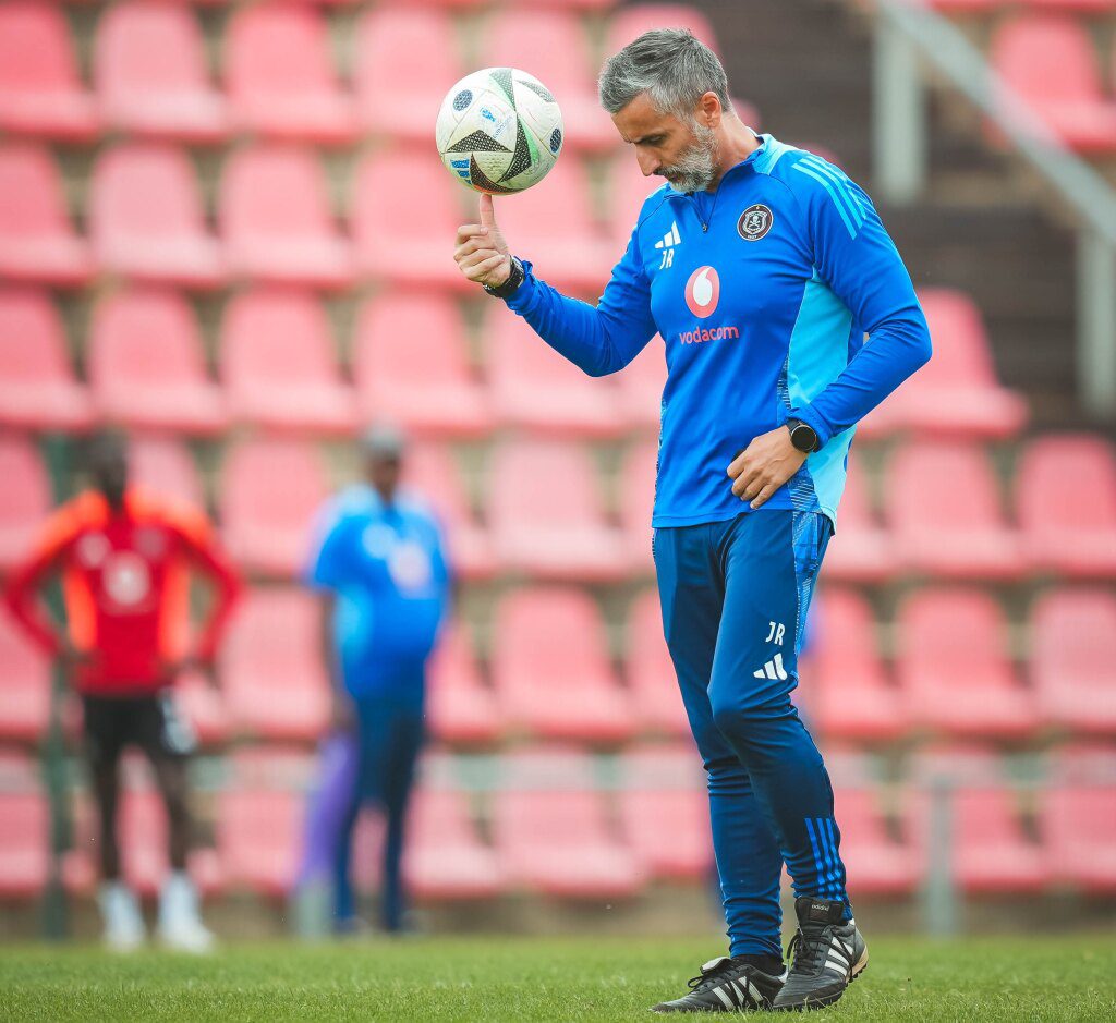 Coach José Riveiro set to leave Orlando Pirates