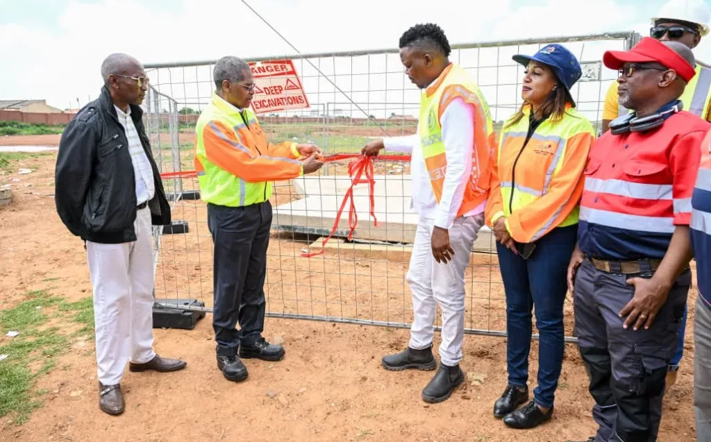 Hlabisa hands over Emfuleni sewer upgrade 1 Hlabisa hands over Emfuleni sewer upgrade