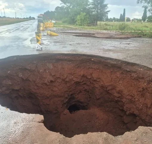 Sinkhole Crisis Shuts Down Major Gauteng Route R500