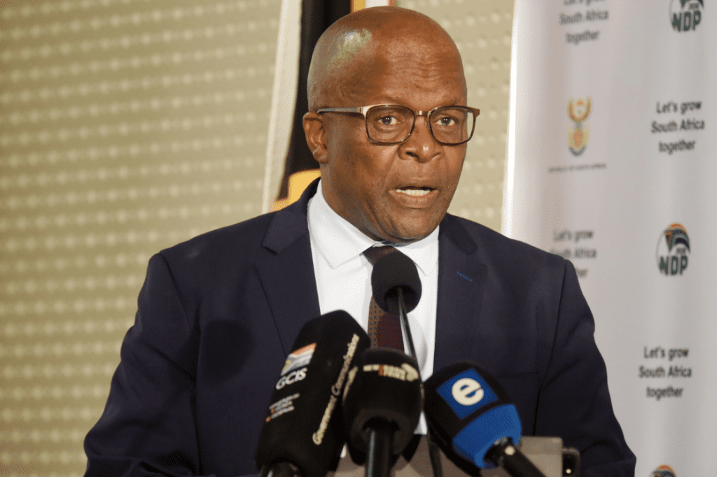 Deputy Minister Gungubele has applauded Postbank's successful registration as a licensed Financial Services Provider with the Financial Sector Conduct Authority.