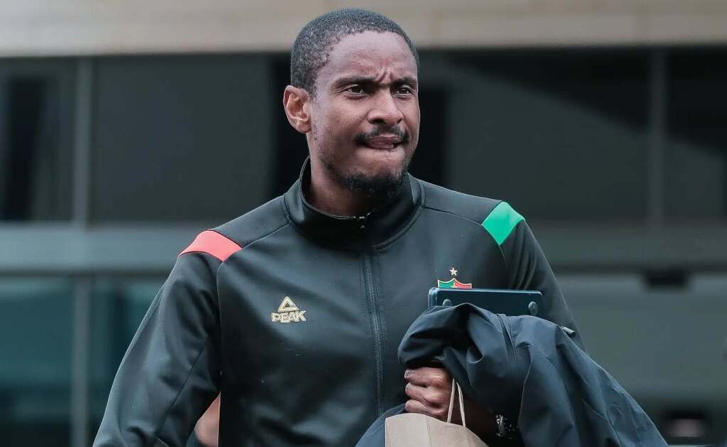 South African coach Rulani Mokwena has left his position at MC Alger after just eight months, despite having successfully led the team to win the Algerian Super Cup during his tenure.