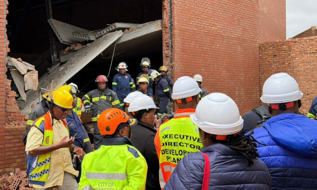 The deputy minister of employment and labour, Jomo Sibiya, conducted an on-site inspection on Tuesday in Ormonde following the collapse of a warehouse structure.