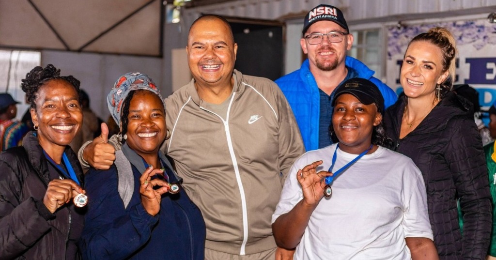 Mayor leads community spirit in Vaal Marina walk