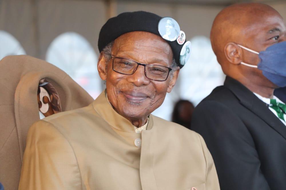 Traditional prime minister to the Zulu nation and monarch, Prince Mangosuthu Buthelezi has passed away at the age of 95. 