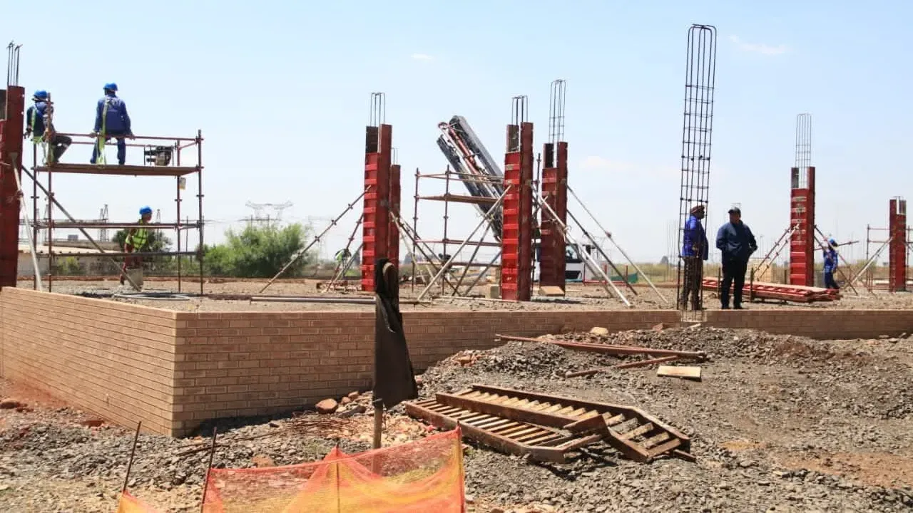 Sebokeng's Cutting-Edge Driving Centre Construction Continues HAI-dAVWsAE772G